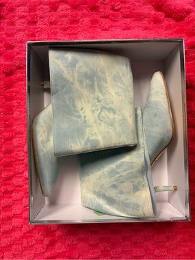Azalea Wang Orson Denim Boots Size 8.5 | Pointed Toe Light Wash Knee Boots